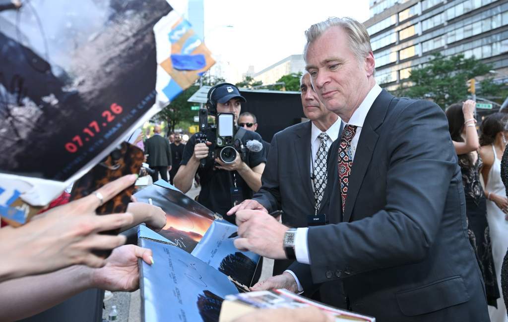 Sutradara kawakan Christopher Nolan saat memberikan keterangan terkait film terbarunya.