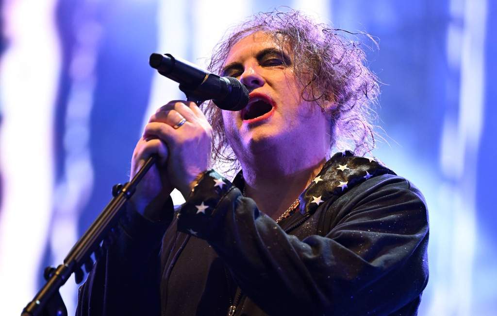 Kolase foto Robert Smith The Cure dan Chris Martin Coldplay